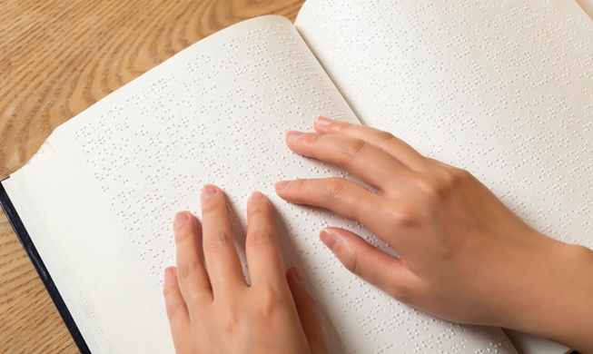 Visually impaired foreign learners of Korean to get braille, audio books