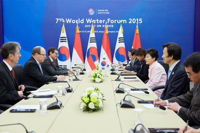 Korea, Monaco hold summit meeting