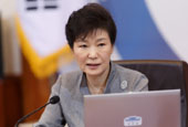 President Park expresses condolences to quake victims in Nepal