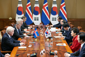 Korea, Iceland hold summit