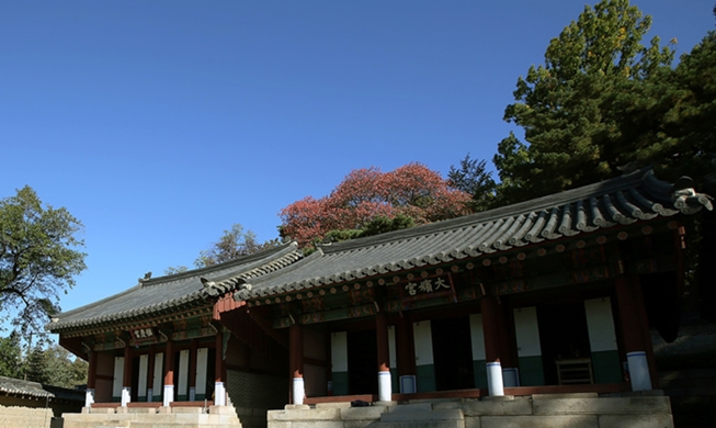 More visitors welcomed at shrine for royal mothers