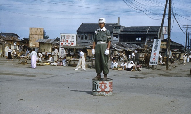 US soldier Korean War photos donated to Korean army