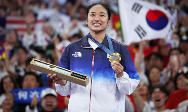 An-stoppable! Badminton star named world's best for 2nd year