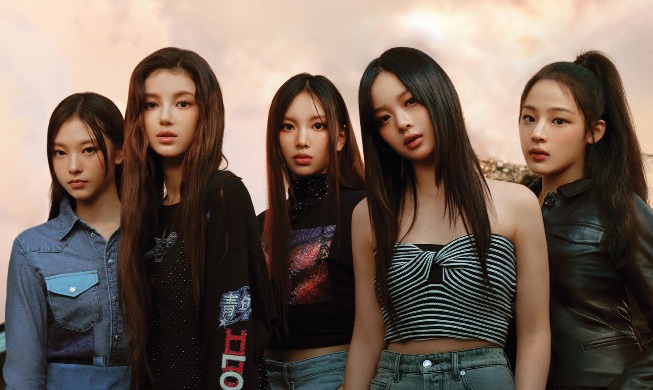 NewJeans to be 1st K-pop girl group to play at Billboard awards